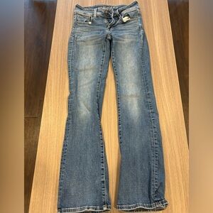 women’s American Eagle skinny jeans